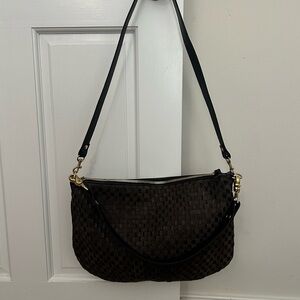 Clare V Moyen Messenger